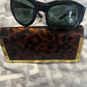 Tory Burch large cat eye sunglasses Black